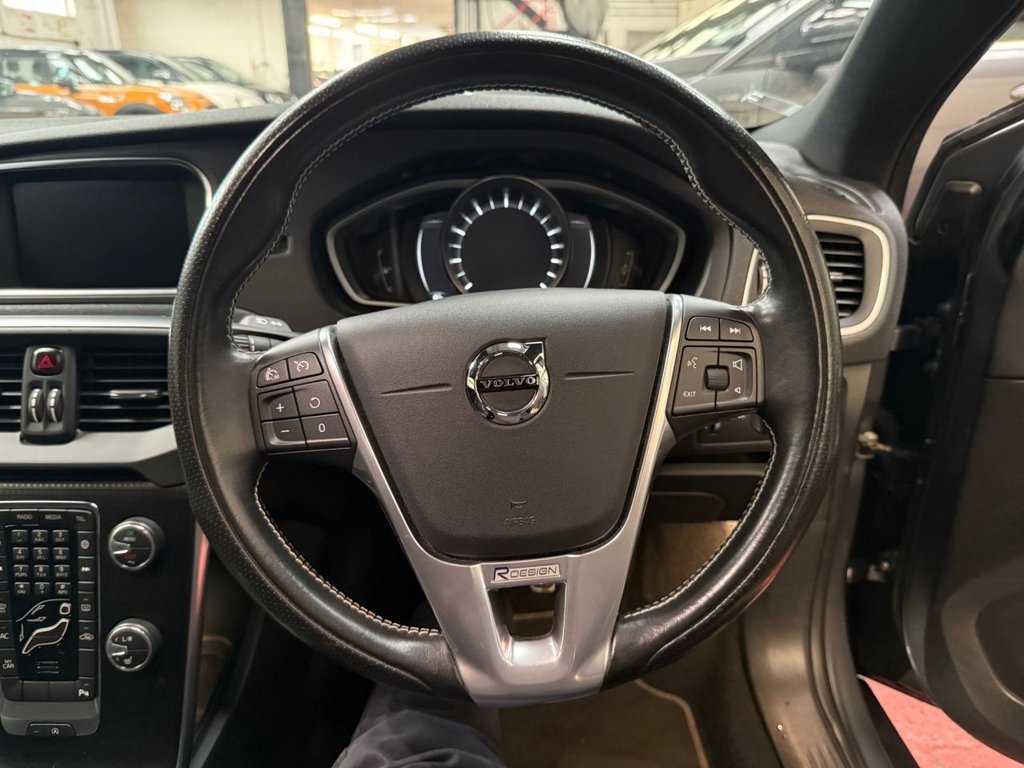 Used Volvo V40 2017 for sale - 76735864: Photo 3