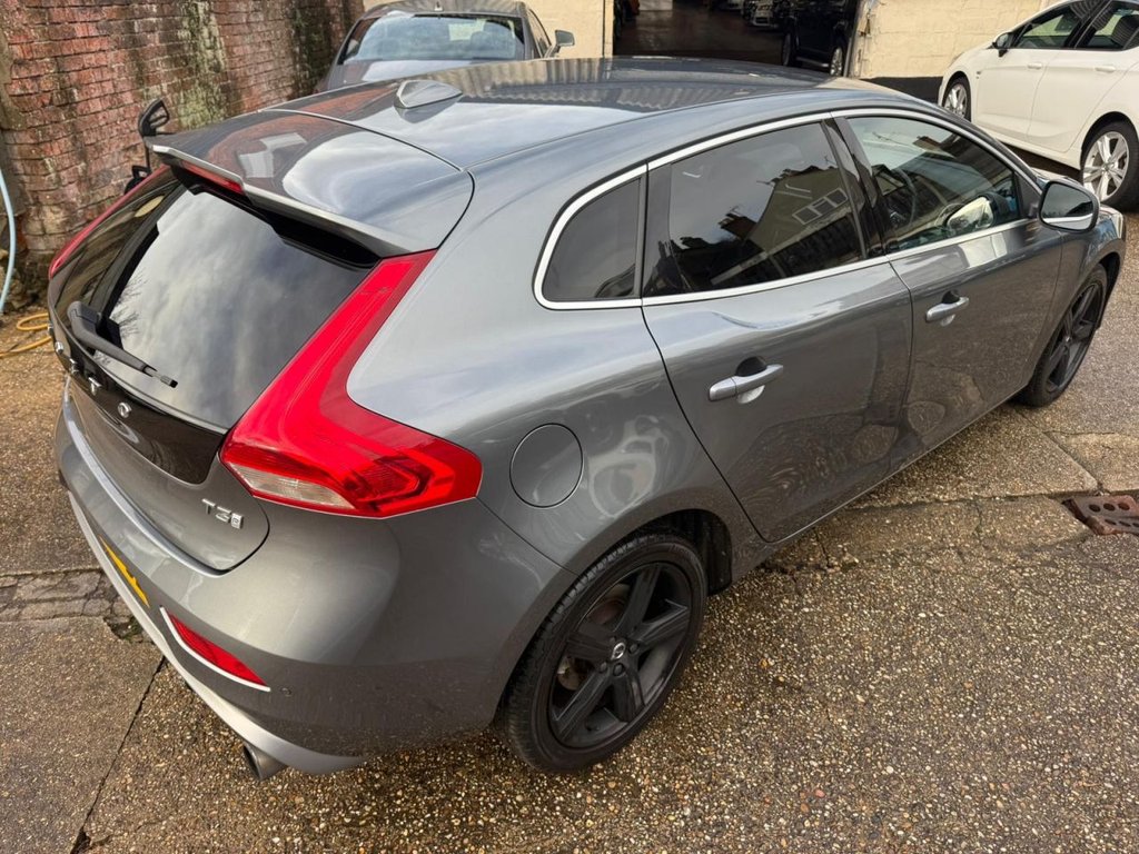 Used Volvo V40 2017 for sale - 76735864: Photo 30