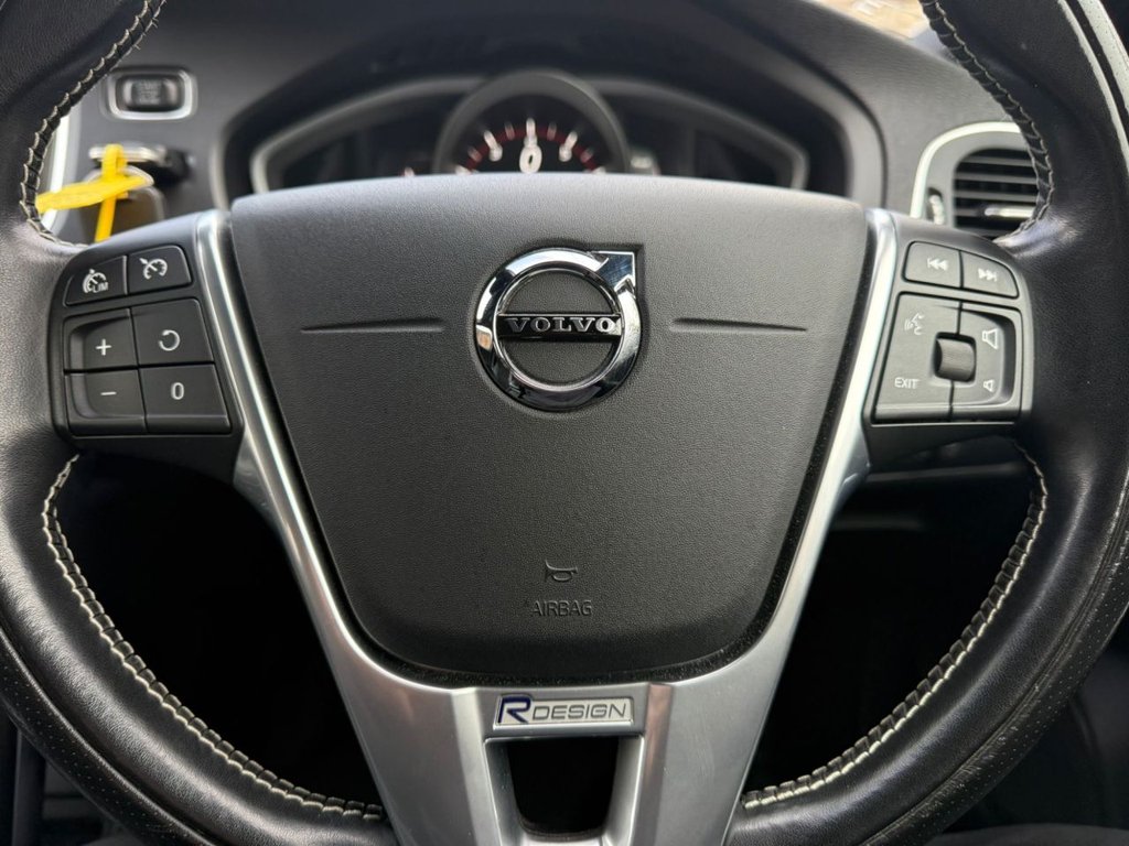 Used Volvo V40 2017 for sale - 76735864: Photo 35