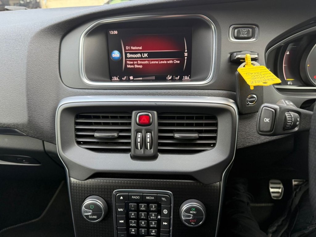 Used Volvo V40 2017 for sale - 76735864: Photo 38