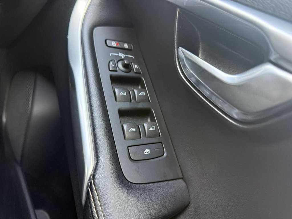 Used Volvo V40 2017 for sale - 76735864: Photo 46