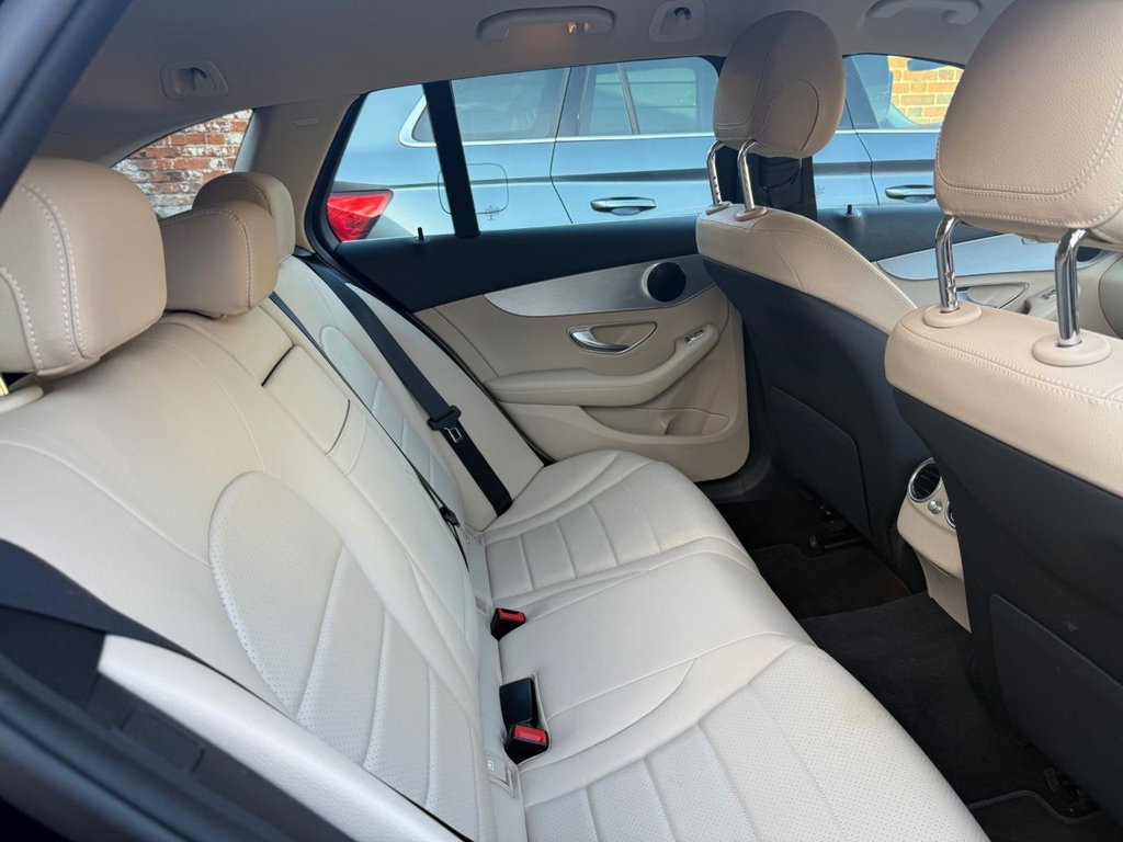 Used Mercedes-Benz C Class 2019 for sale - 77133147: Photo 18