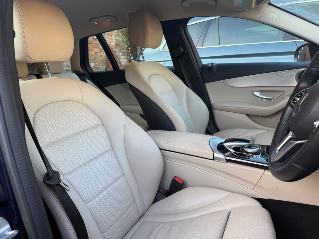 Used Mercedes-Benz C Class 2019 for sale - 77133147: Photo 2