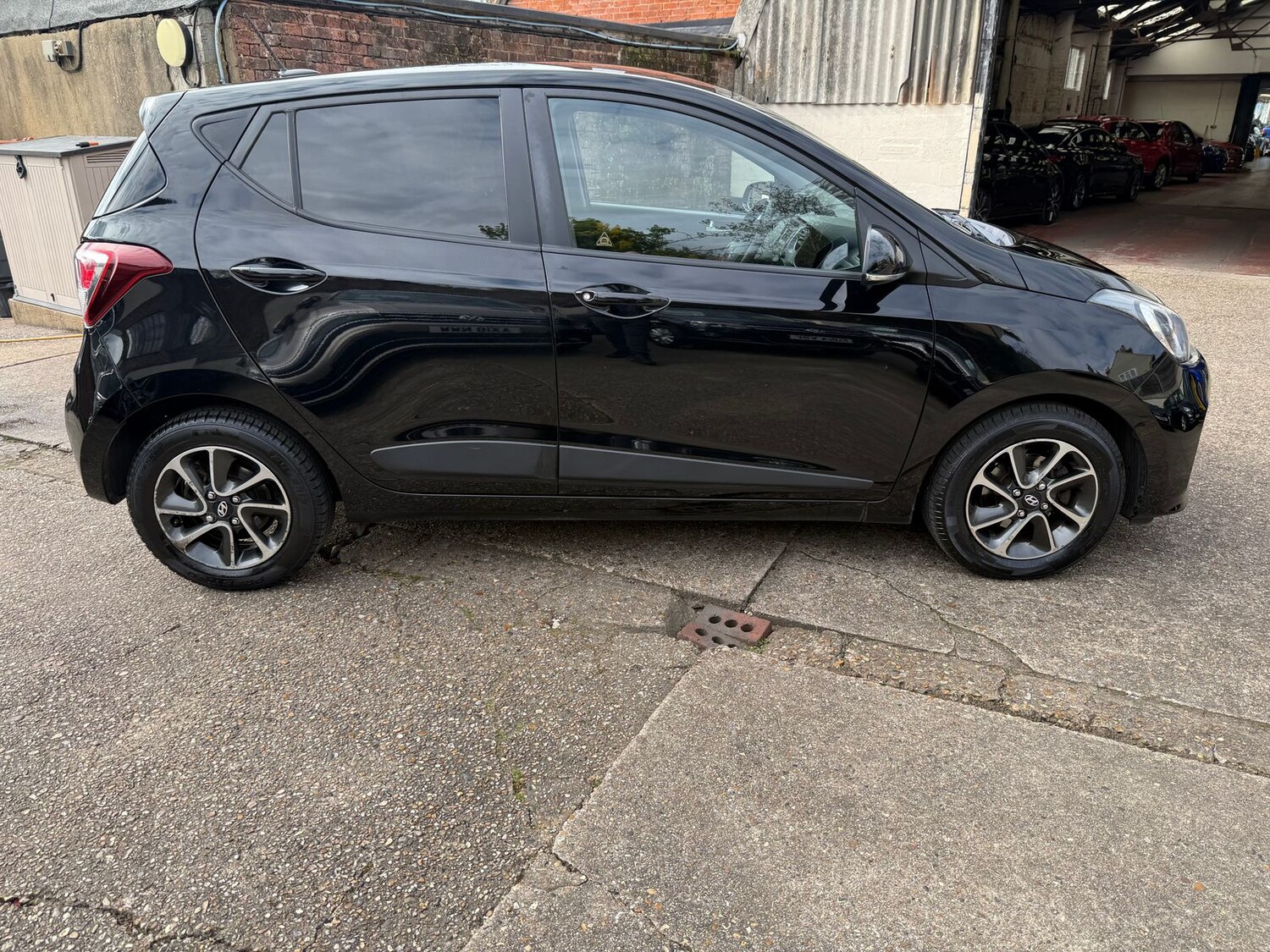 Used Hyundai i10 2018 for sale - 78090380: Photo 35