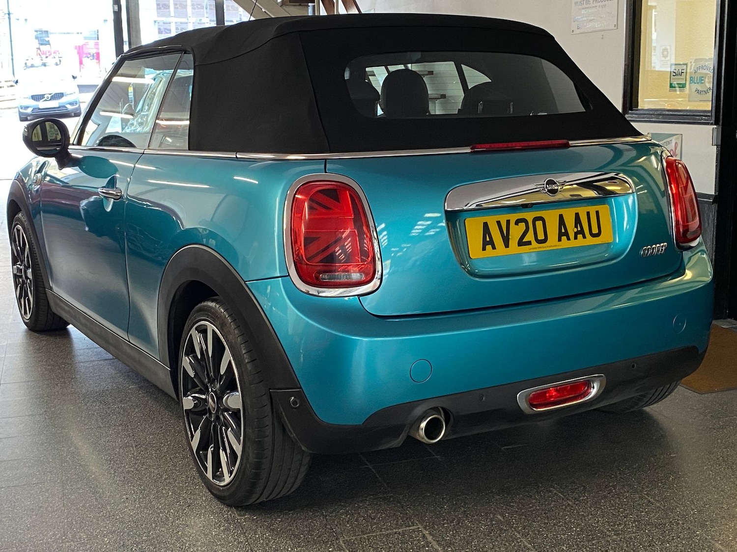 Used MINI Convertible 2020 for sale - 78198236: Photo 2