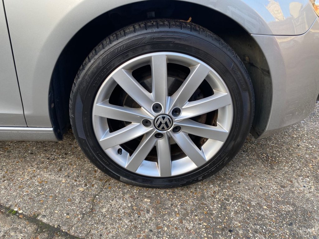 Used Volkswagen Golf 2011 for sale - 76768450: Photo 29