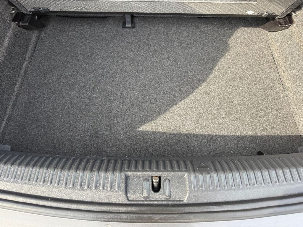 Used Volkswagen Polo 2011 for sale - 76735895: Photo 26