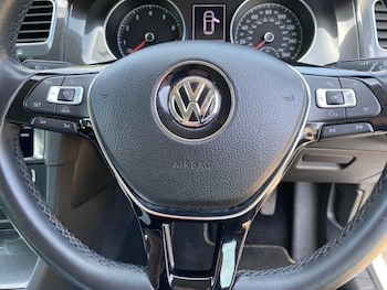 Used Volkswagen Golf 2018 for sale - 78777382: Photo