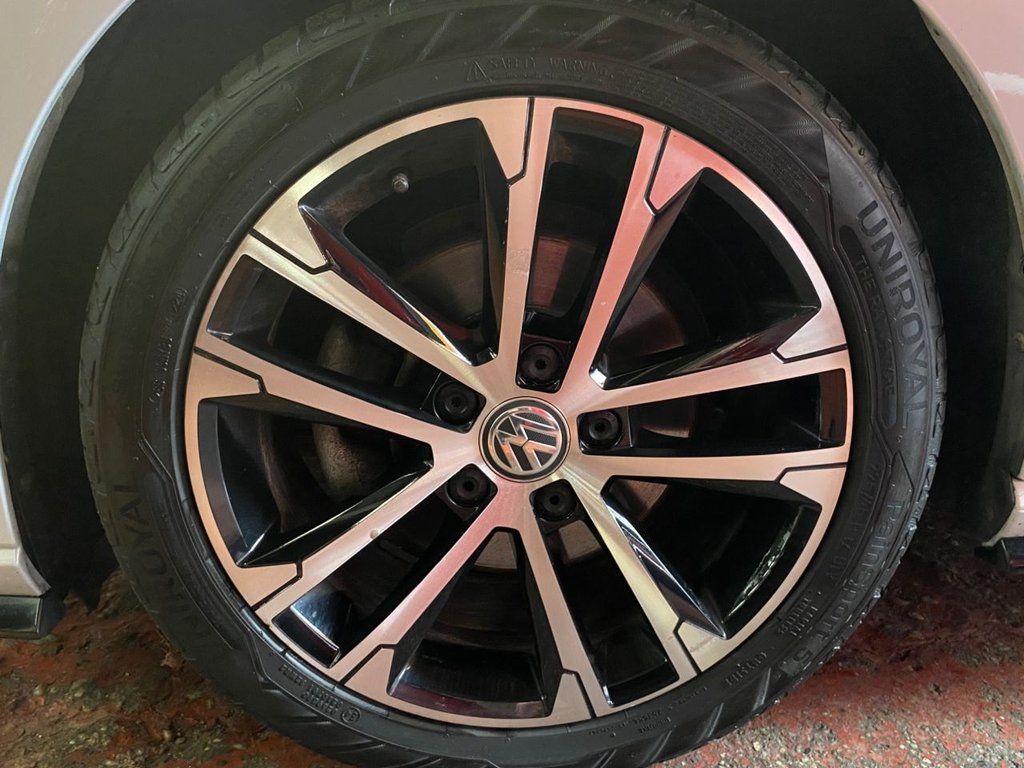 Used Volkswagen Golf 2018 for sale - 78175813: Photo 33