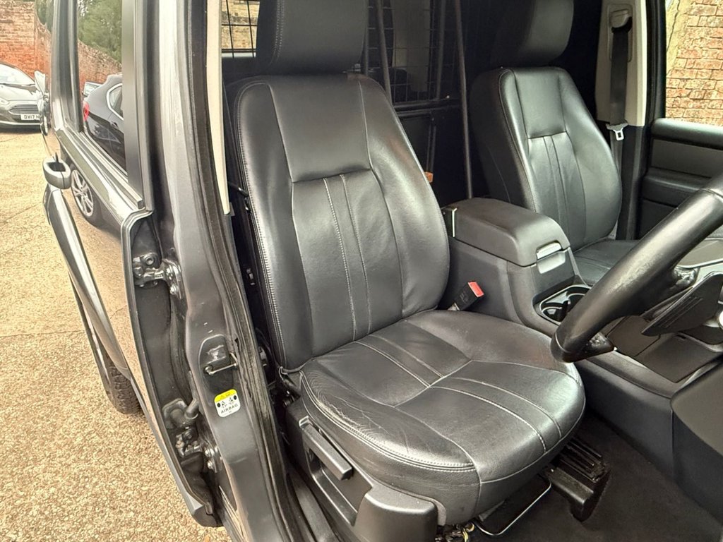 Used Land Rover Discovery 2015 for sale - 76735868: Photo 18