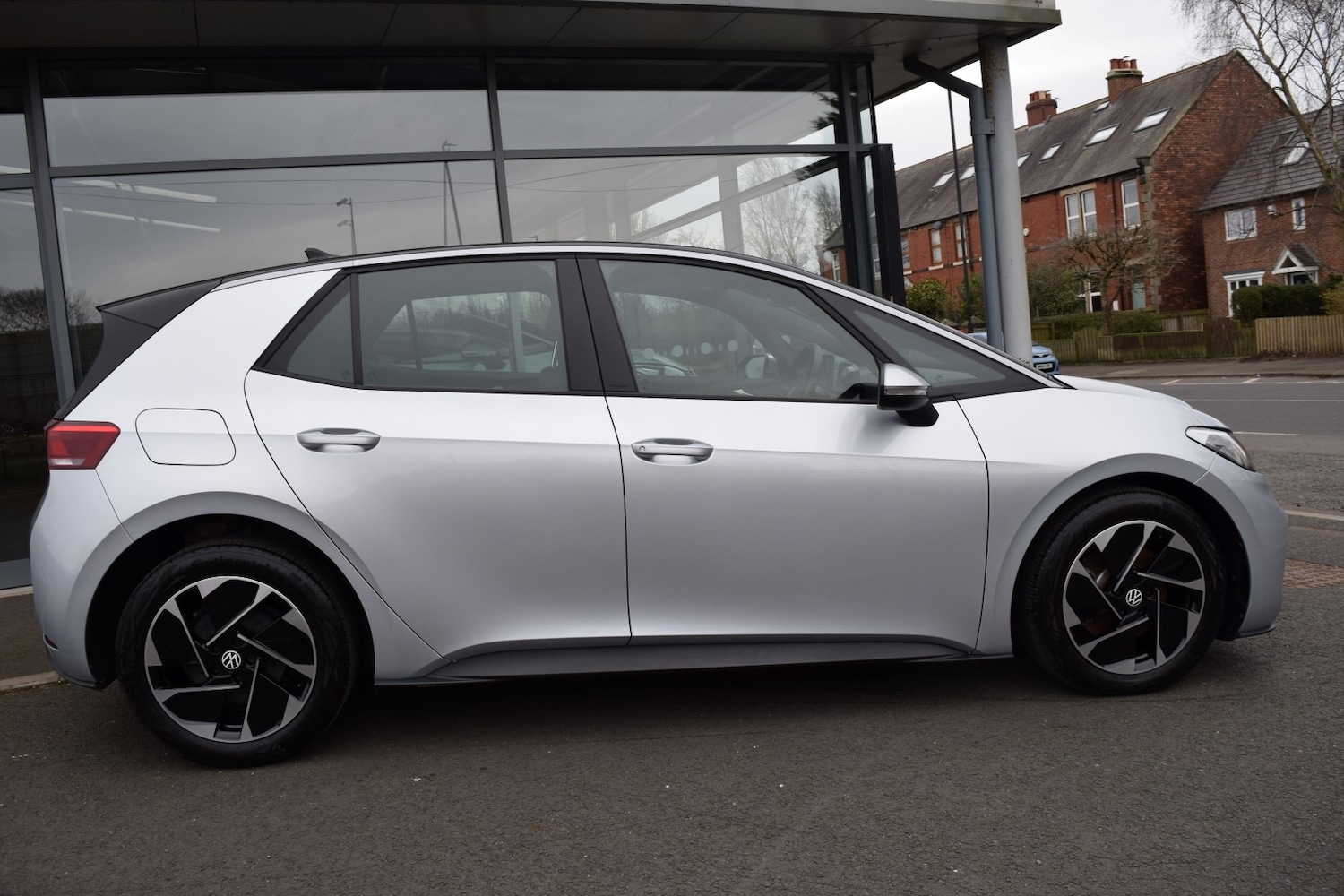 Used Volkswagen ID.3 2023 for sale - 77985105: Photo 2