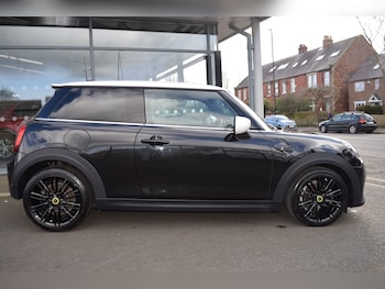 Used MINI Hatch 2022 for sale - 77689337: Photo