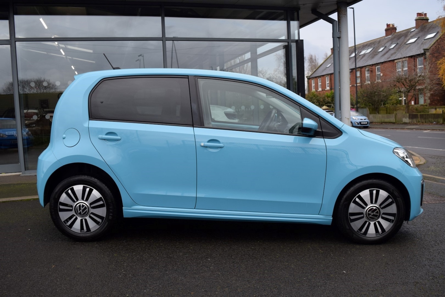 Used Volkswagen up! 2022 for sale - 76749067: Photo 2