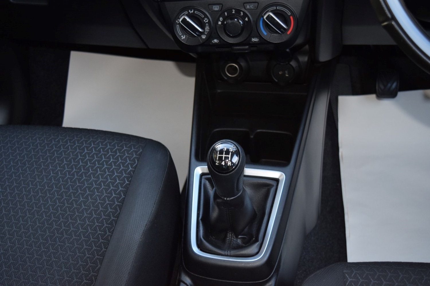 Used Suzuki Swift 2023 for sale - 76893215: Photo 32