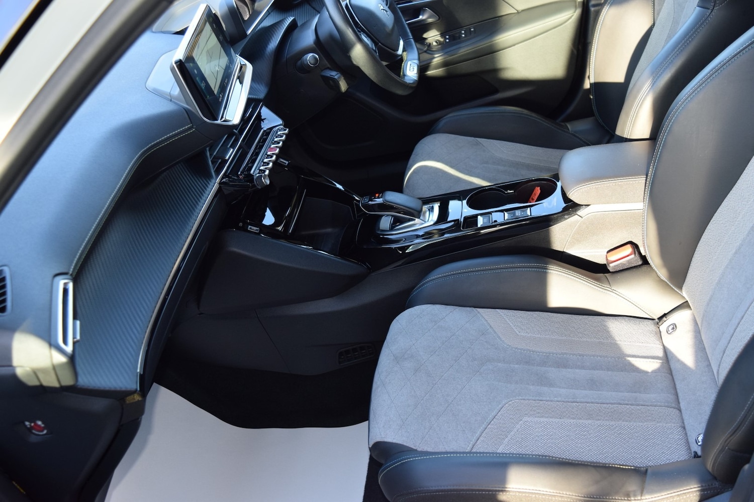 Used Peugeot 2008 2021 for sale - 76792642: Photo 11