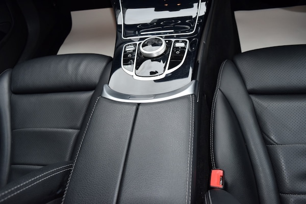 Used Mercedes-Benz C Class 2018 for sale - 76265733: Photo 32