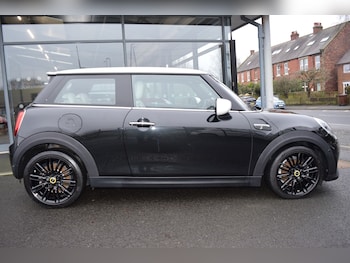 Used MINI Hatch 2022 for sale - 77476072: Photo