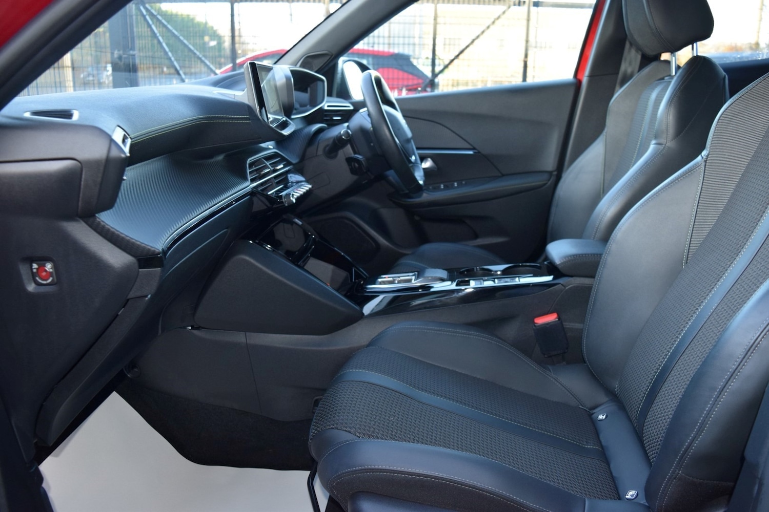 Used Peugeot 2008 2022 for sale - 76723373: Photo 35