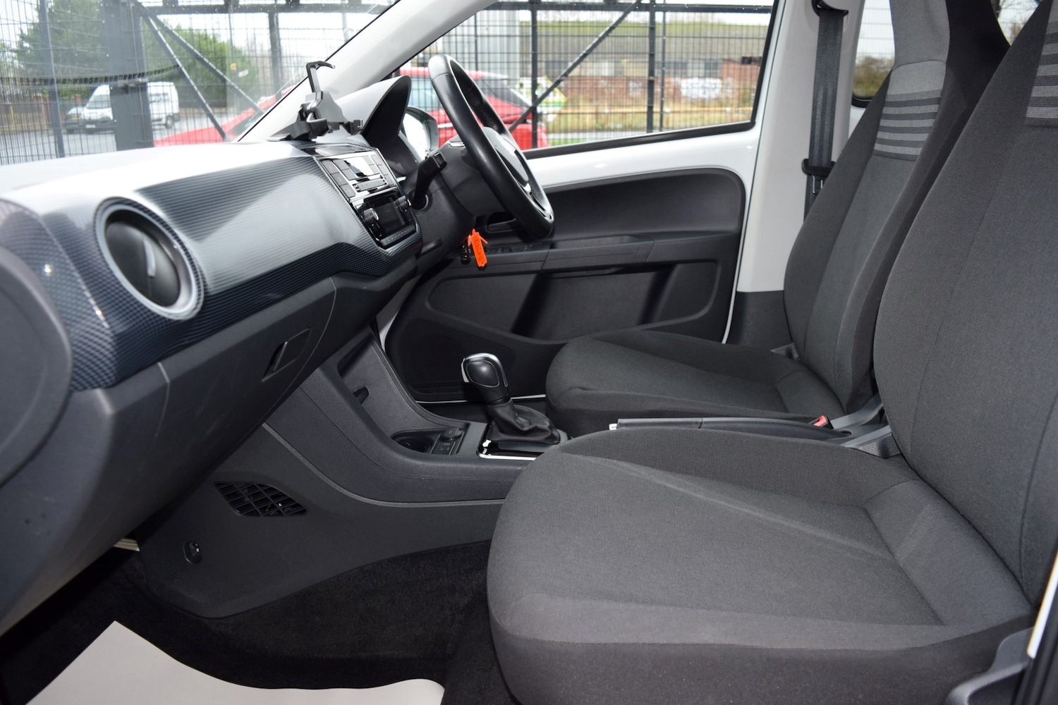 Used Volkswagen up! 2023 for sale - 76578229: Photo 34