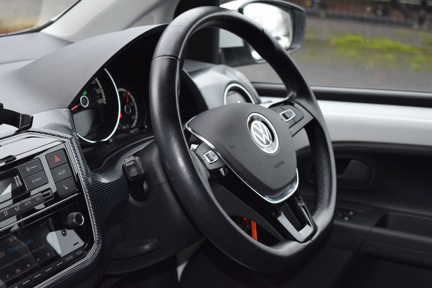 Used Volkswagen up! 2023 for sale - 76578229: Photo 36