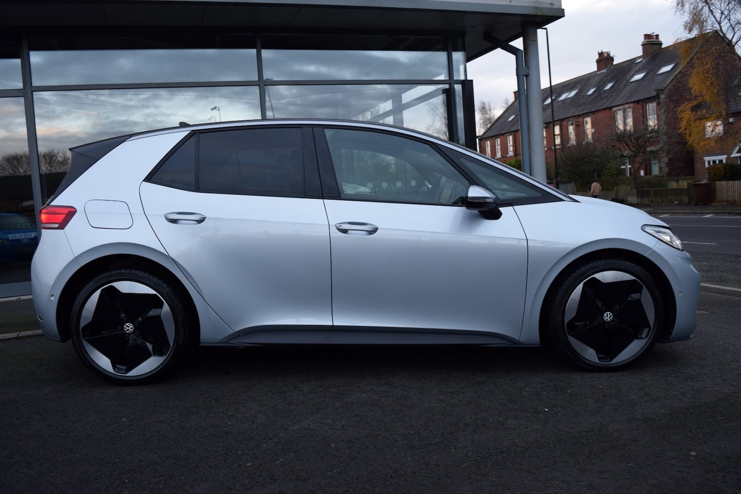 Used Volkswagen ID.3 2024 for sale - 76749057: Photo 2