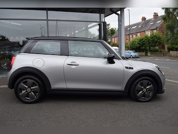 Used MINI Hatch 2023 for sale - 79240967: Photo