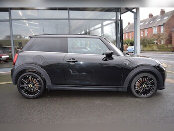 Used MINI Hatch 2022 for sale - 77501422: Photo