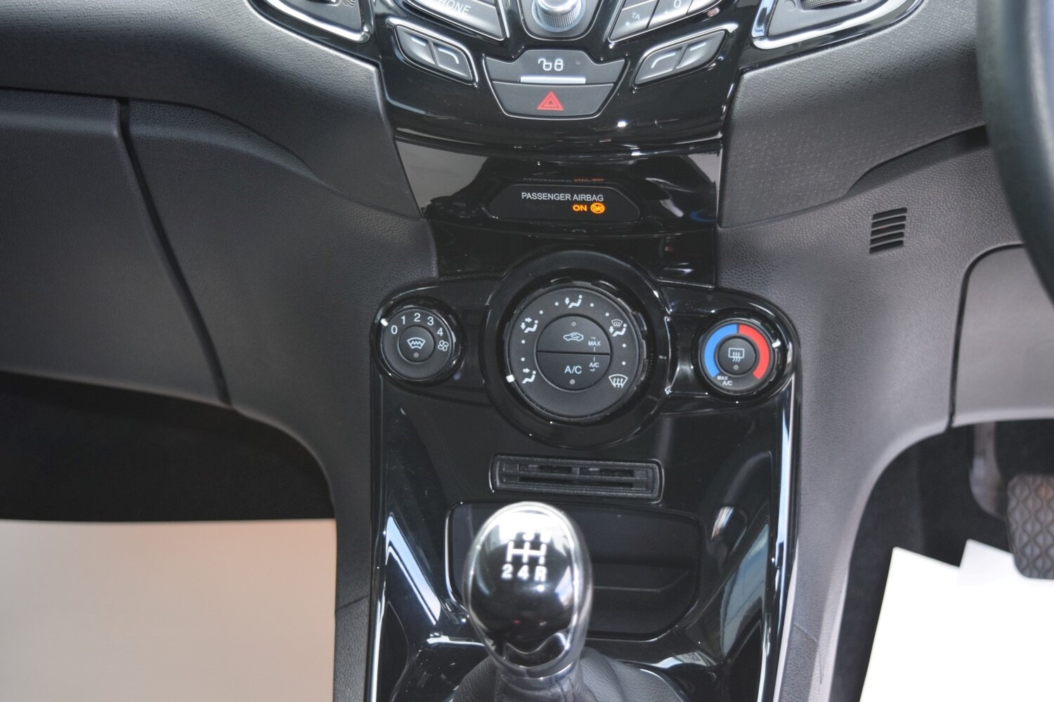 Used Ford Fiesta 2017 for sale - 77917792: Photo 28