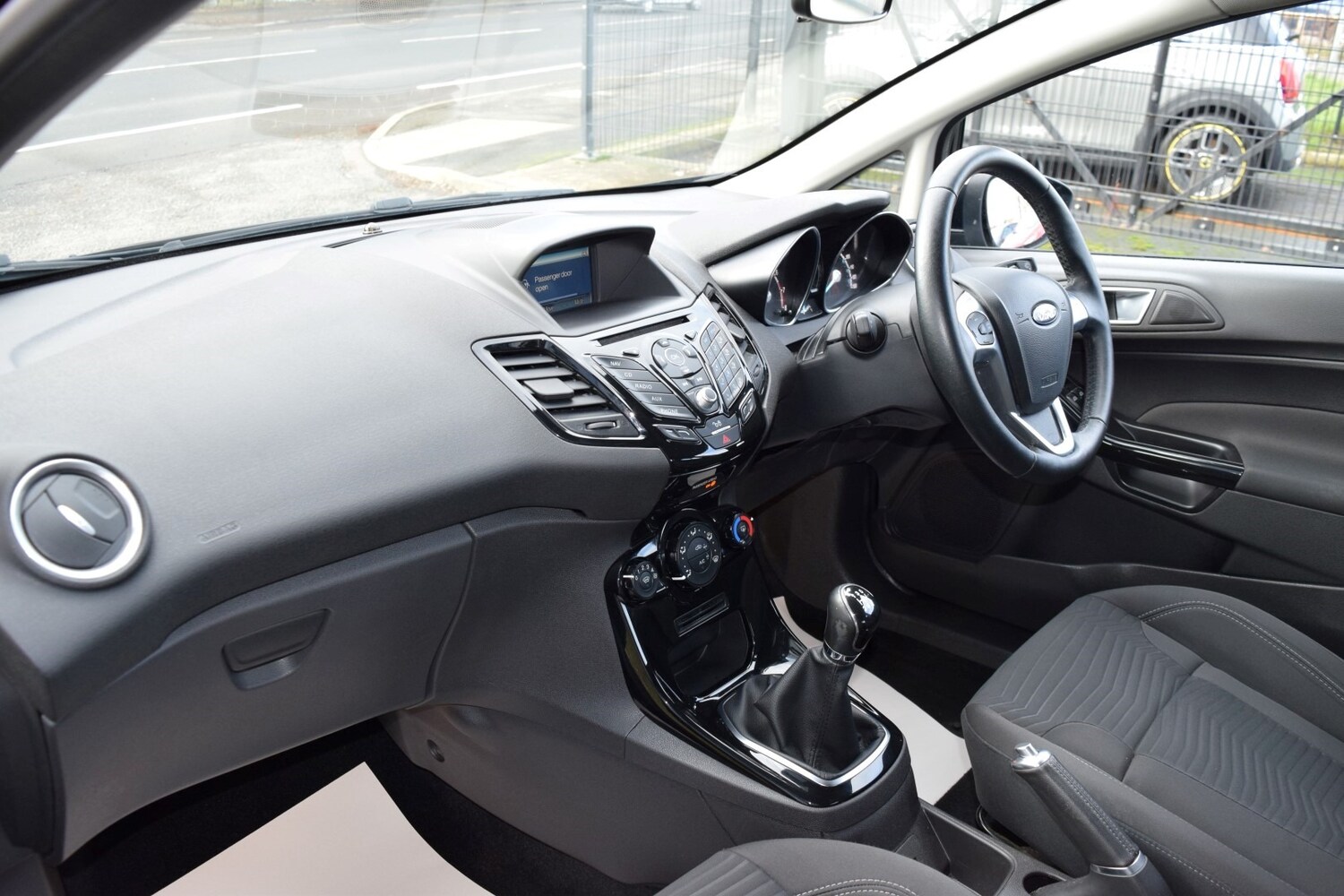 Used Ford Fiesta 2017 for sale - 77917792: Photo 34