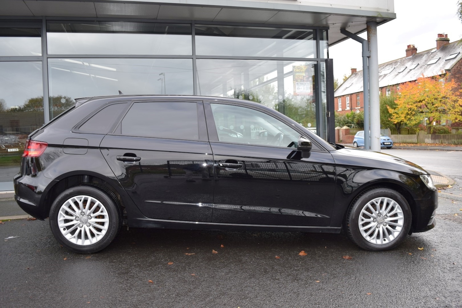 Used Audi A3 2015 for sale - 76331200: Photo 2