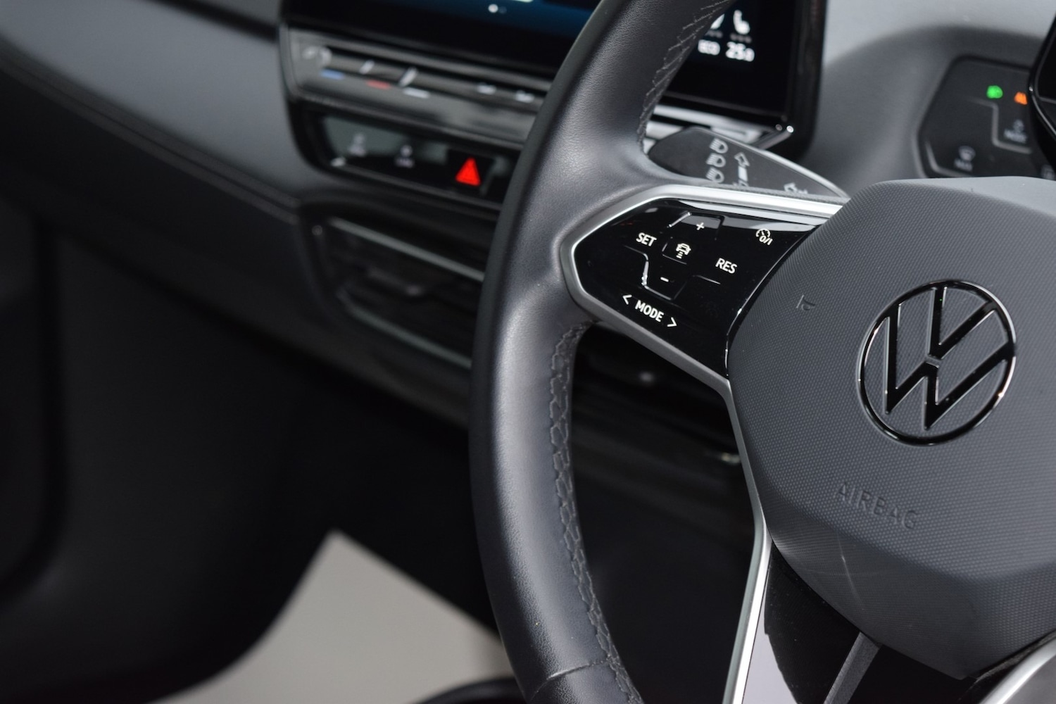 Used Volkswagen ID.3 2023 for sale - 76920058: Photo 17