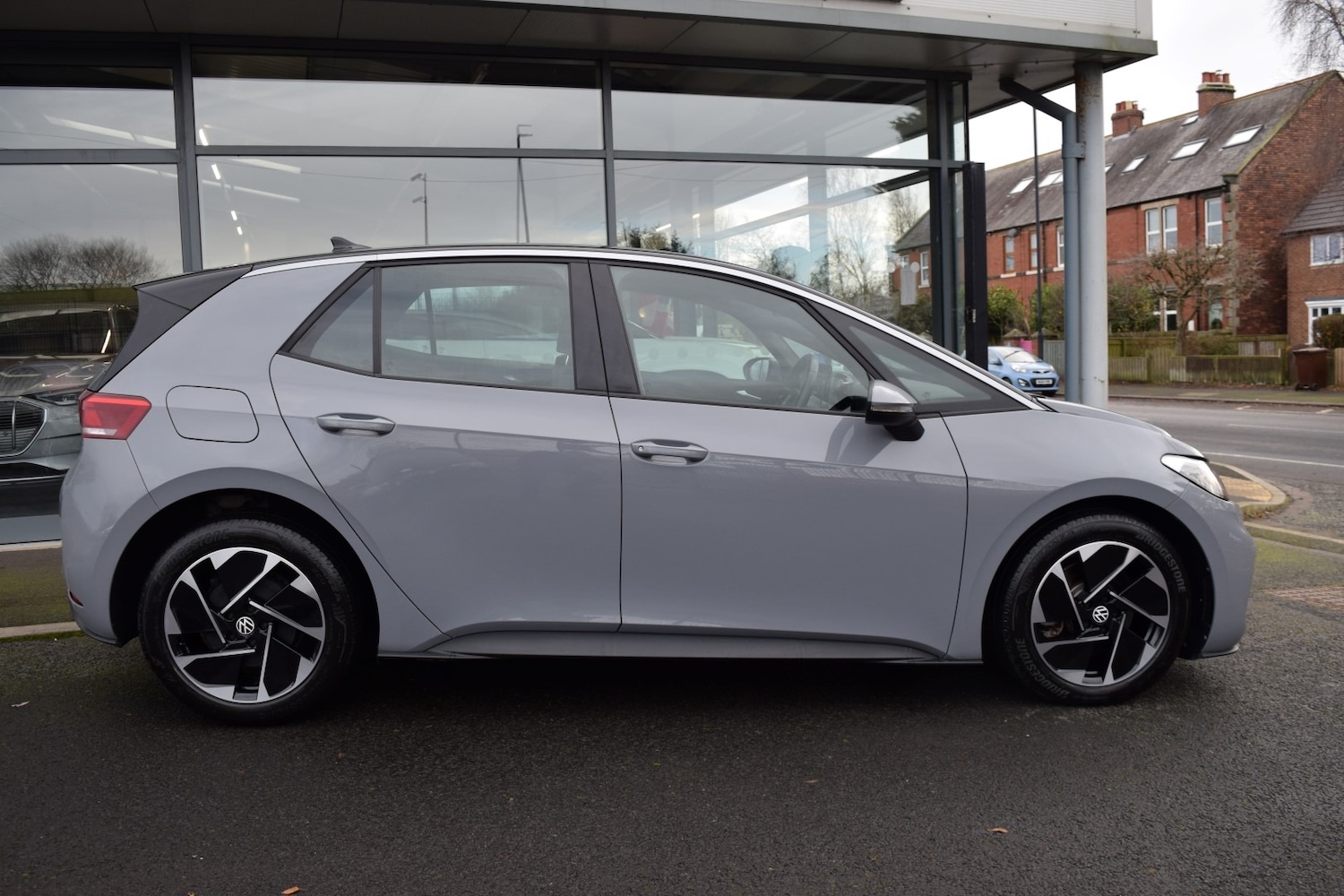 Used Volkswagen ID.3 2023 for sale - 76920058: Photo 2