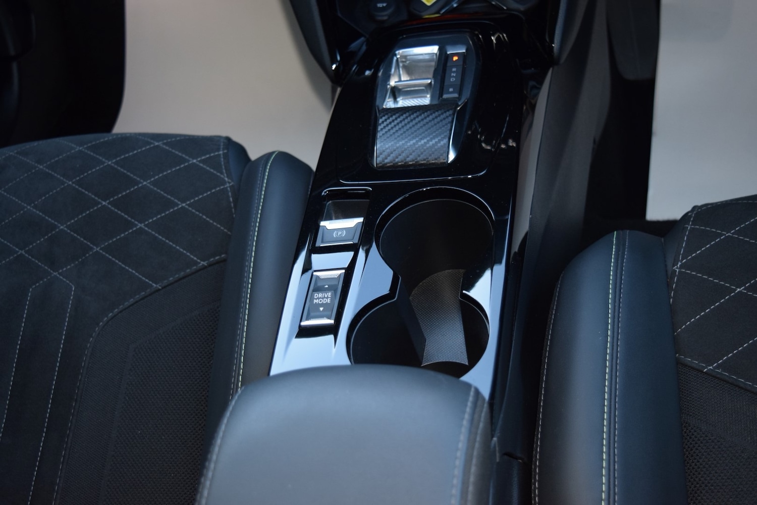 Used Peugeot 2008 2022 for sale - 76364146: Photo 32