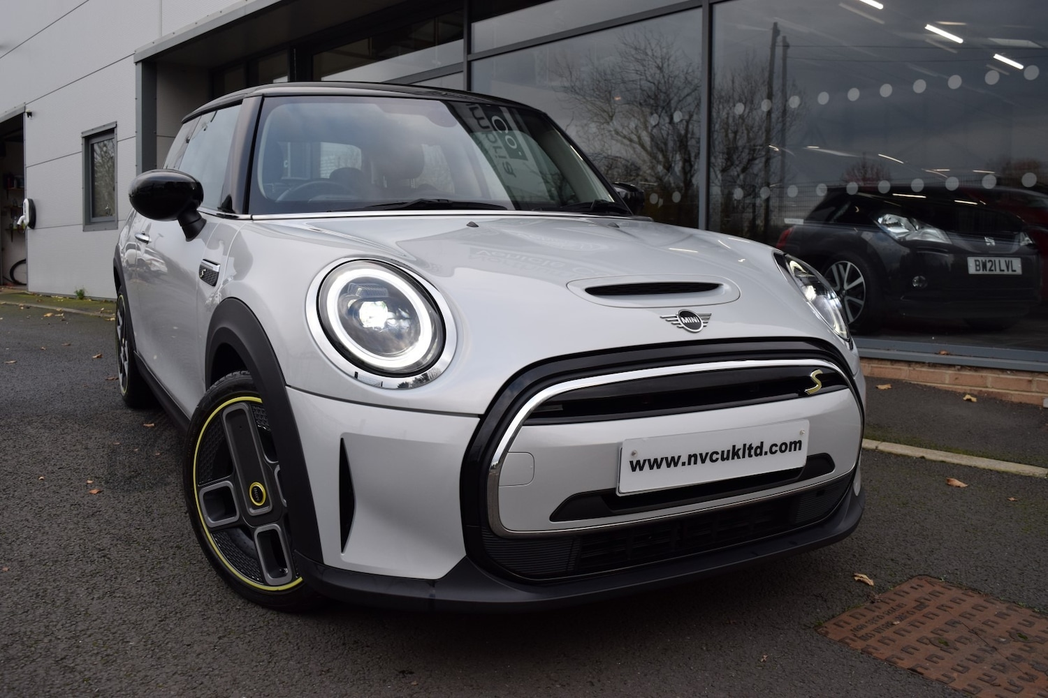 Used MINI Hatch 2022 for sale - 76507336: Photo 1