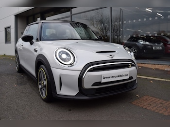 Used MINI Hatch 2022 for sale - 76507336: Photo