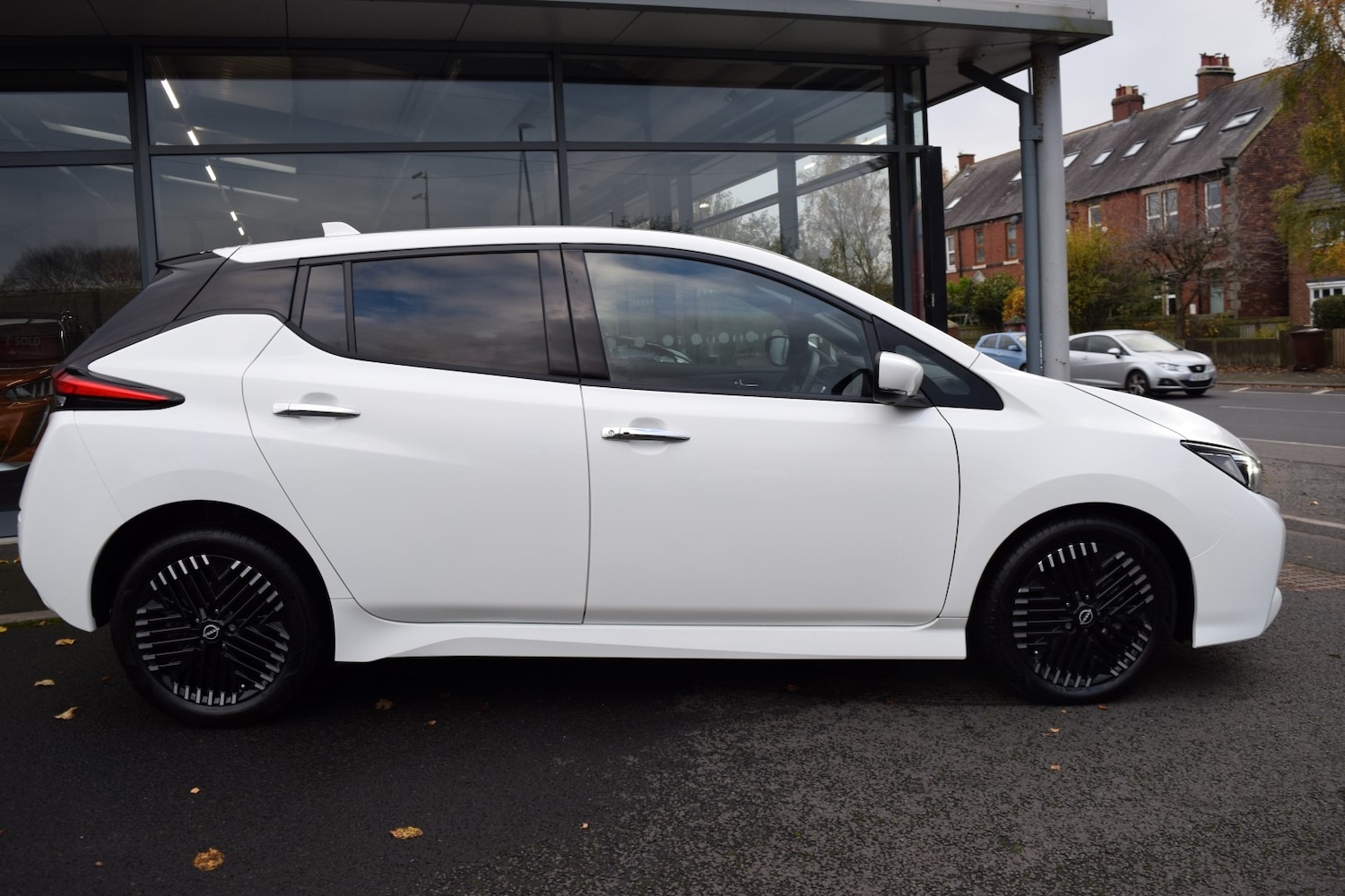 Used Nissan Leaf 2024 for sale - 76507381: Photo 2