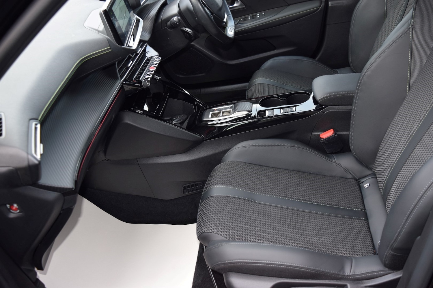 Used Peugeot 2008 2022 for sale - 76663346: Photo 11