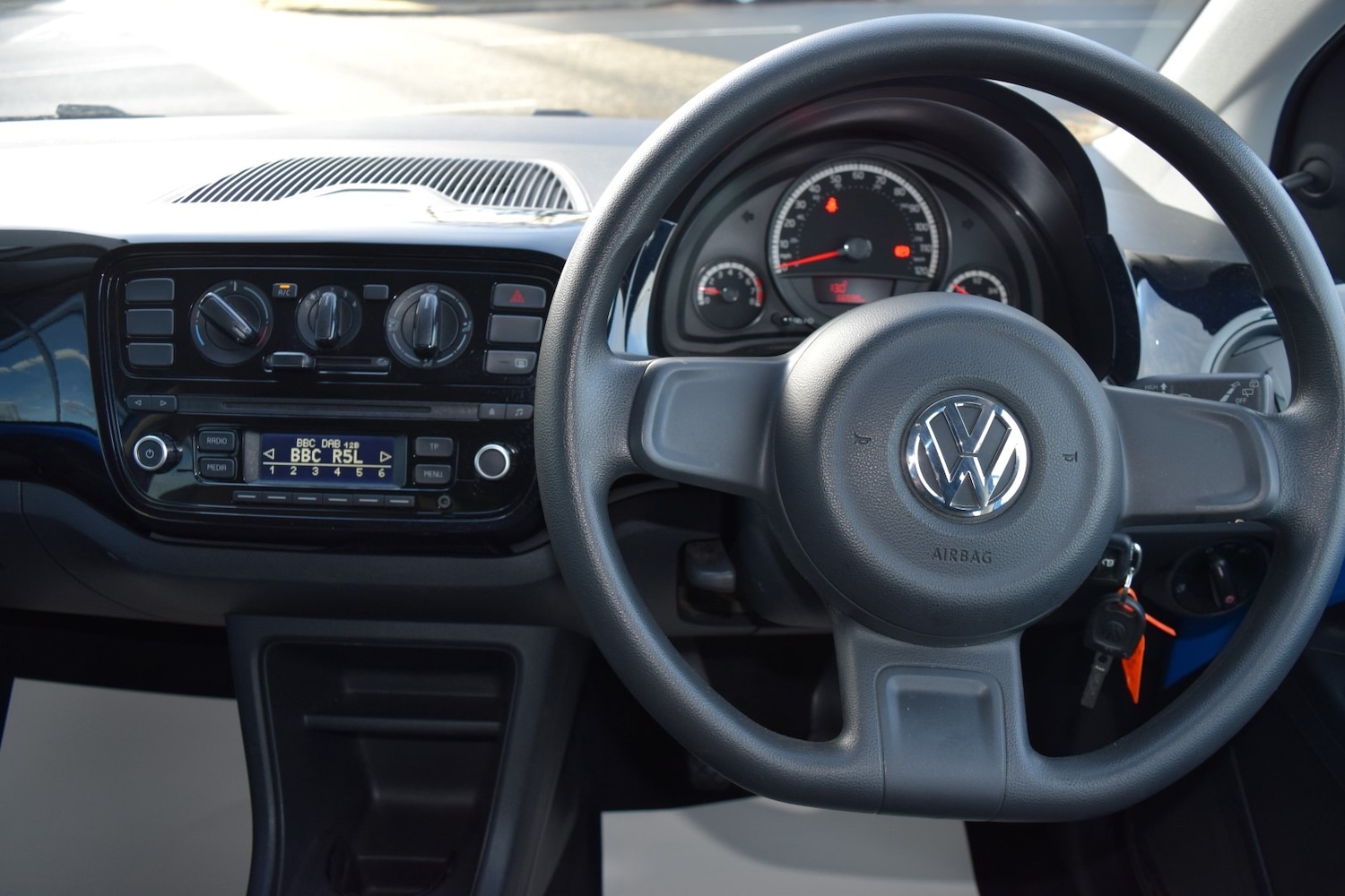 Used Volkswagen up! 2014 for sale - 76723079: Photo 12