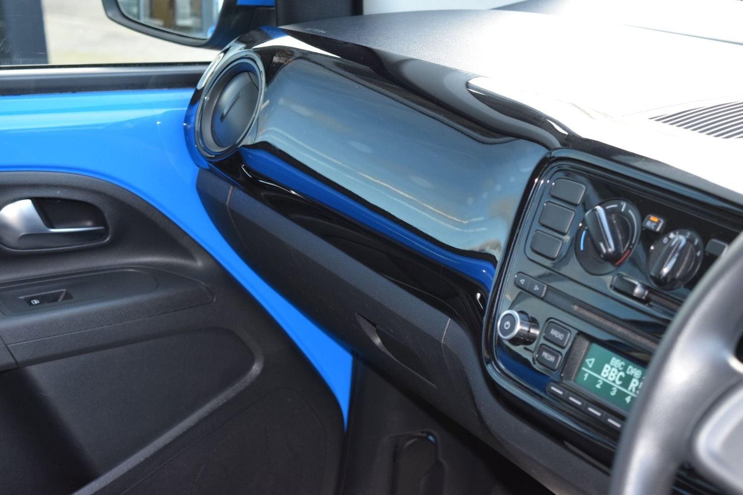 Used Volkswagen up! 2014 for sale - 76723079: Photo 15