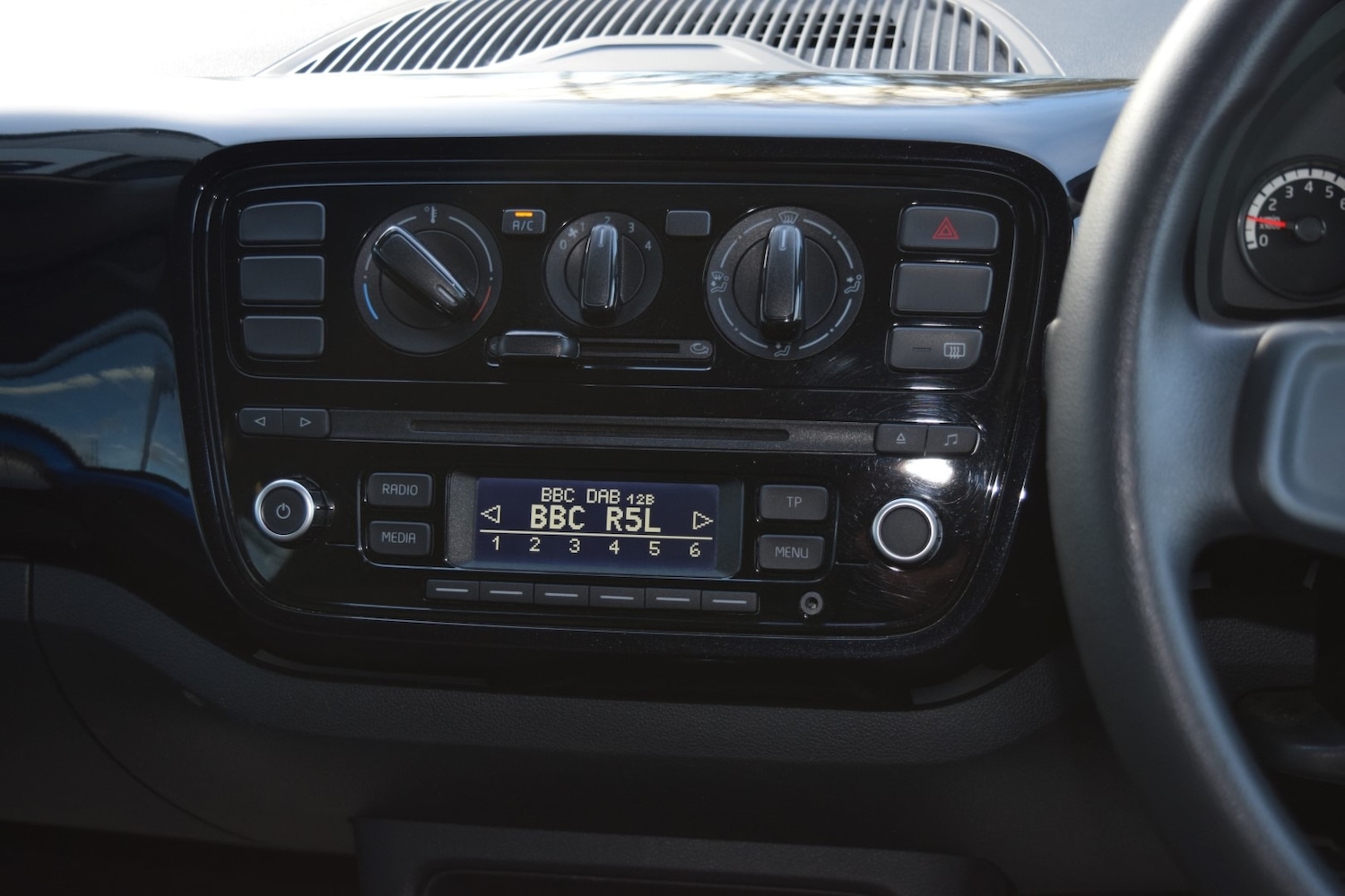 Used Volkswagen up! 2014 for sale - 76723079: Photo 22