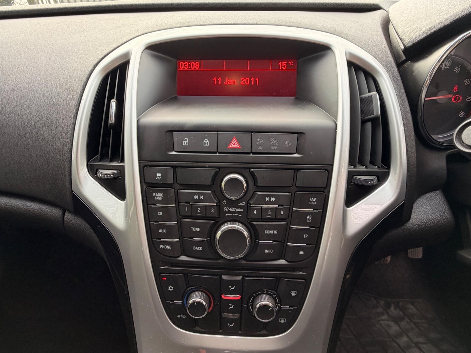 Used Vauxhall Astra 2015 for sale - 78007239: Photo 25