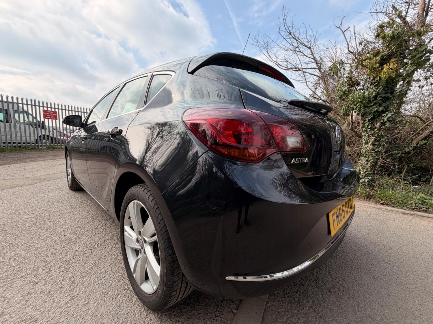 Used Vauxhall Astra 2015 for sale - 78007239: Photo 4