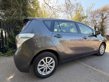 Used Toyota Verso 2011 for sale - 78347891: Photo