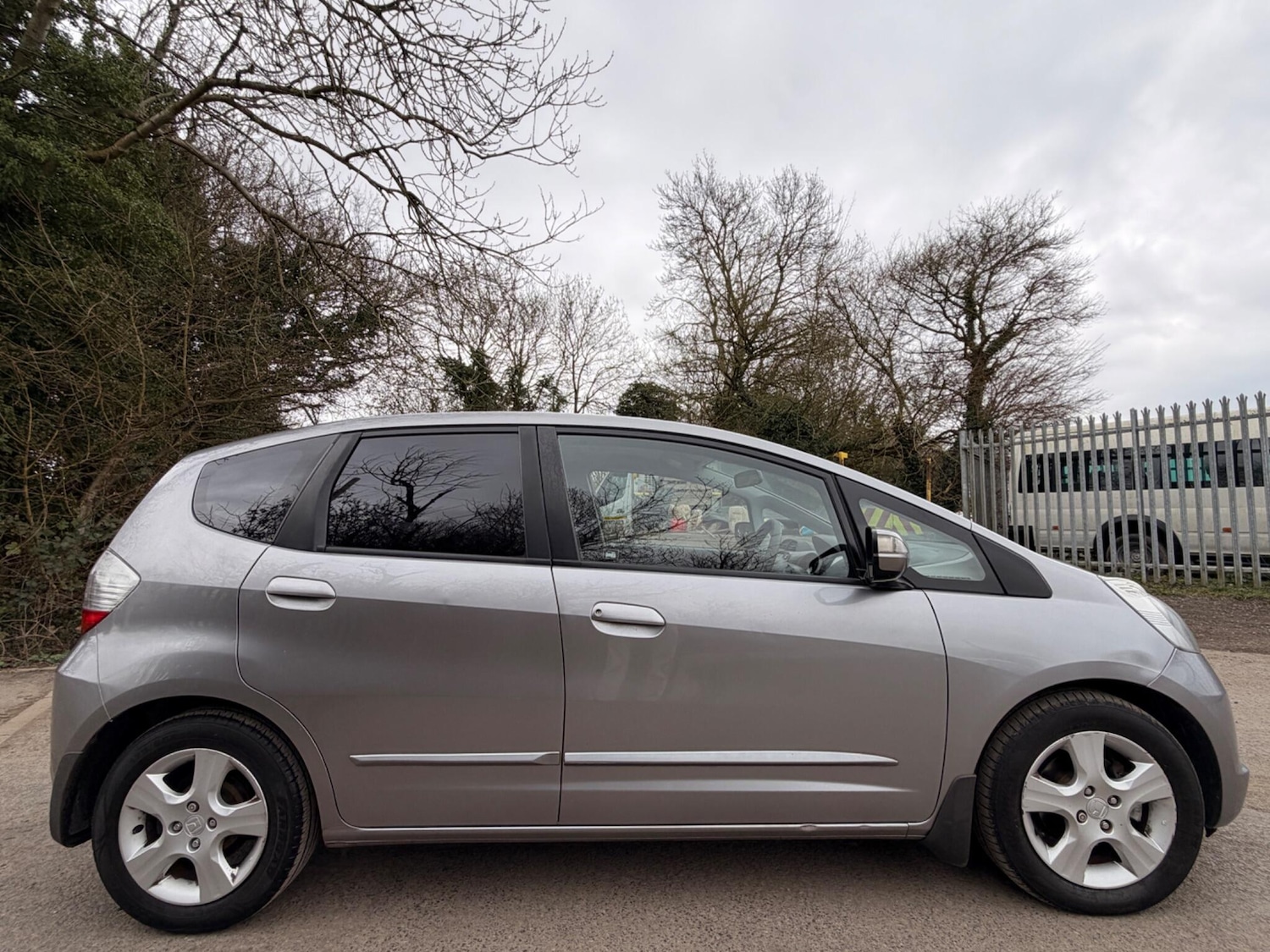 Used Honda Jazz 2009 for sale - 77793856: Photo 2