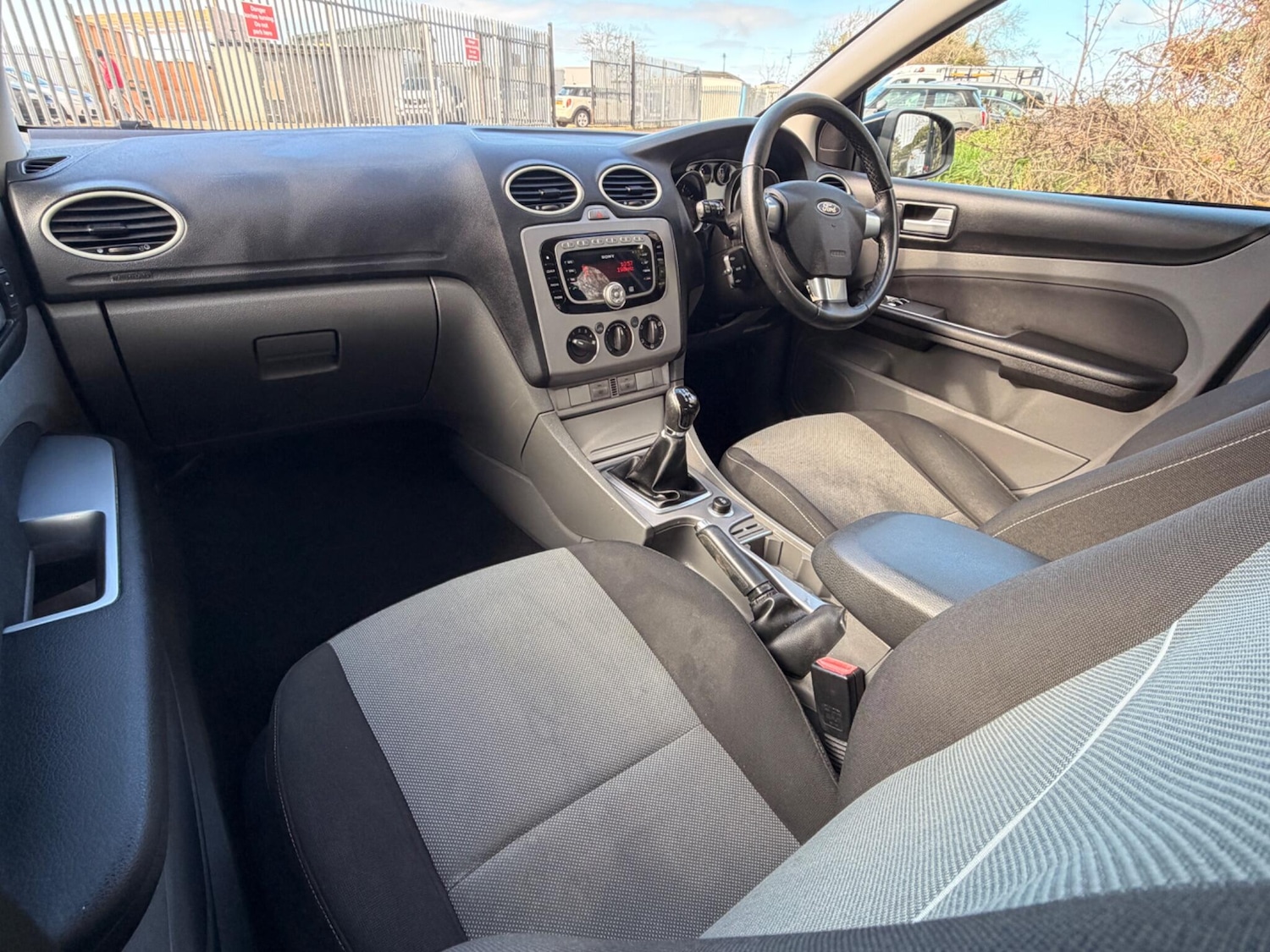 Used Ford Focus 2010 for sale - 77808915: Photo 15