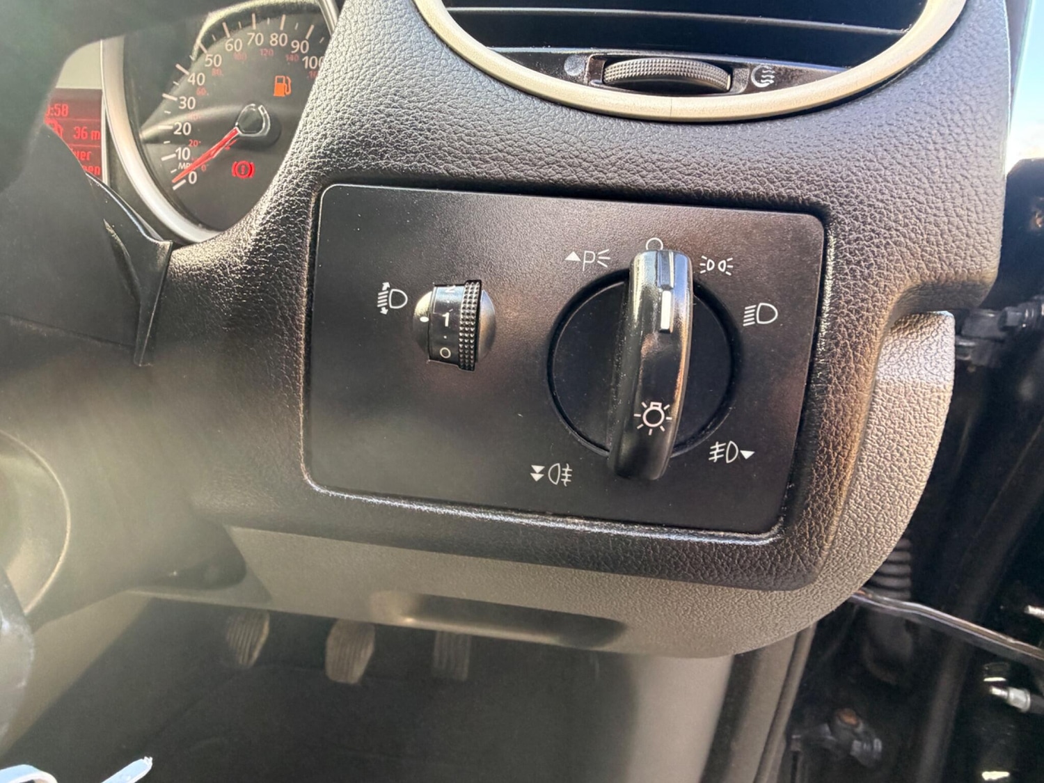 Used Ford Focus 2010 for sale - 77808915: Photo 22