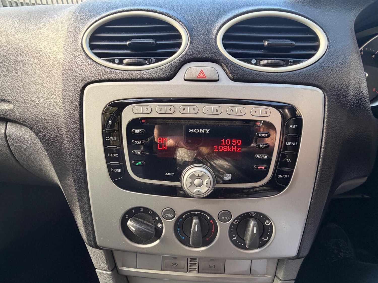 Used Ford Focus 2010 for sale - 77808915: Photo 25