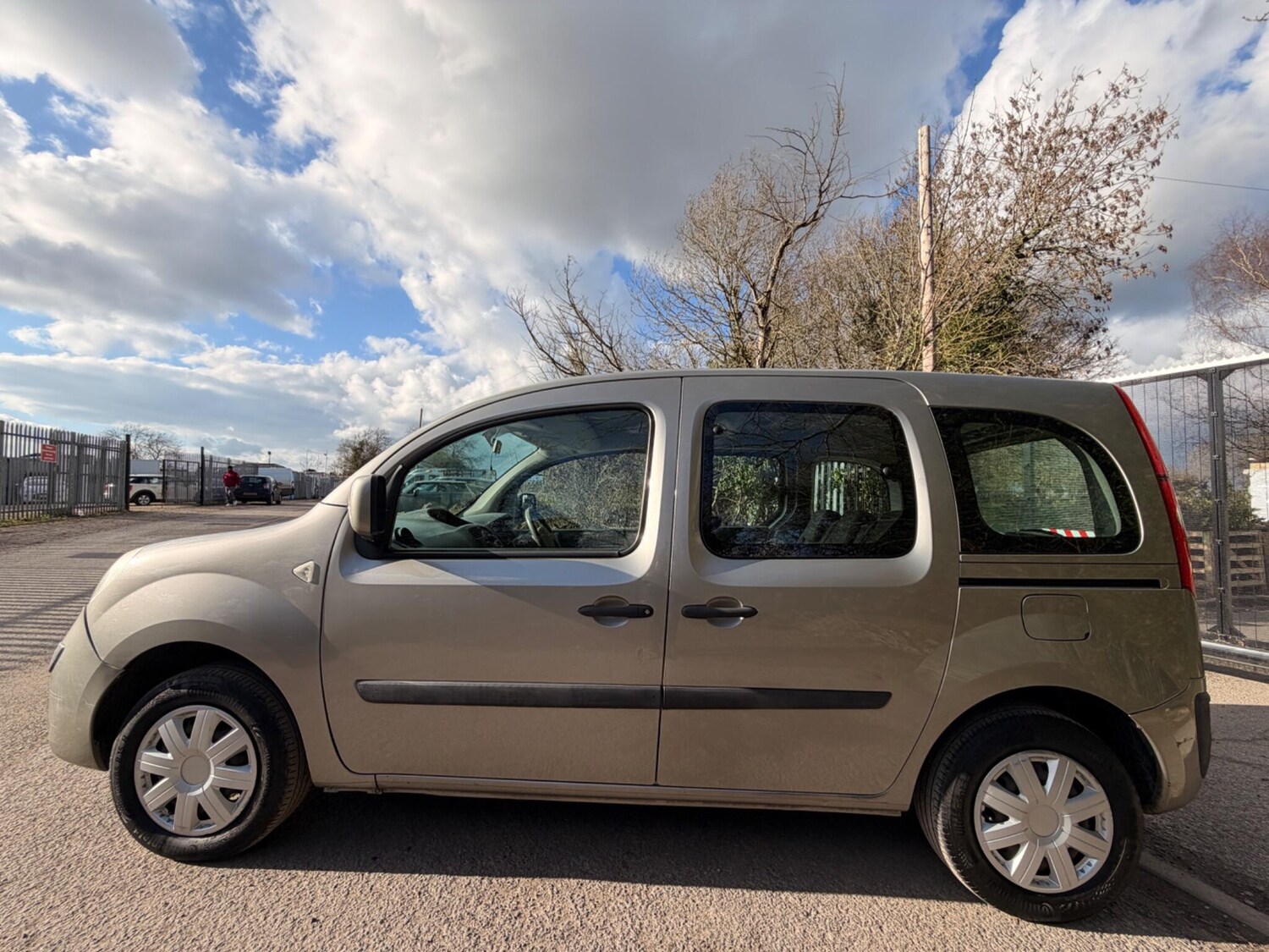 Used Renault Kangoo 2010 for sale - 77744397: Photo 6