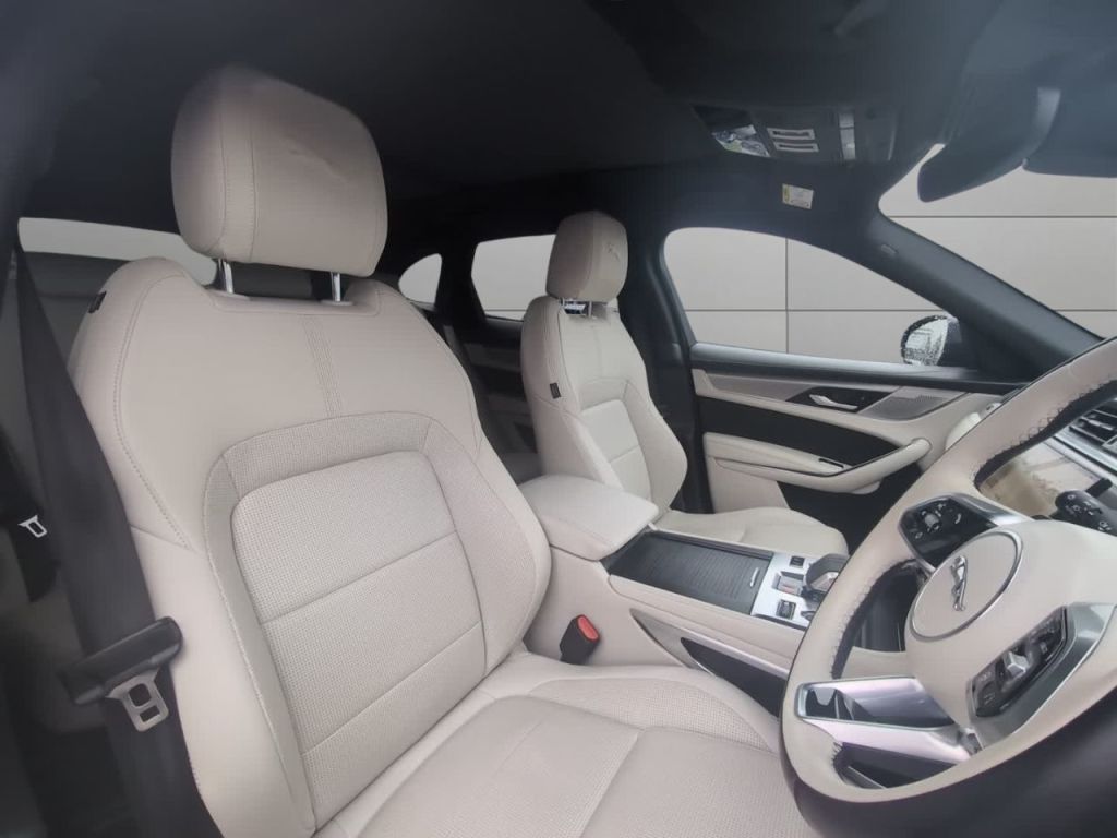 Used Jaguar F-Pace 2023 for sale - 76546080: Photo 11