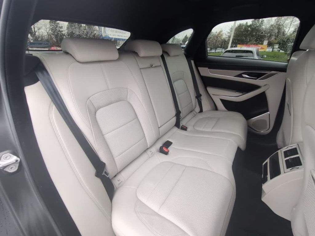 Used Jaguar F-Pace 2023 for sale - 76546080: Photo 12